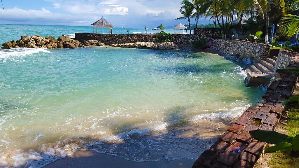 Chrisanns Paradise Suite By The Ocean - Apt#9 Ocho Rios Apartment